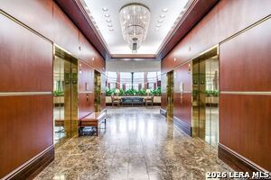Foto del edificio - 1 Towers Park Ln