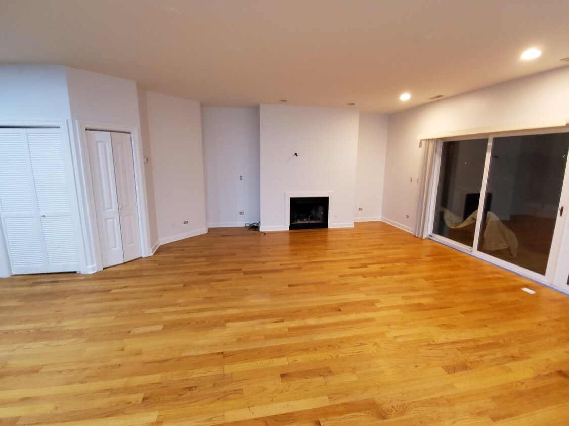 Foto principal - 5019-5021 W Lawrence Ave