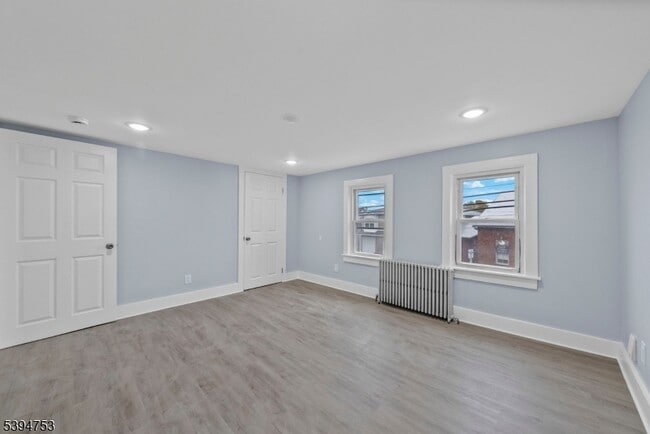 Building Photo - 6 1st Ave