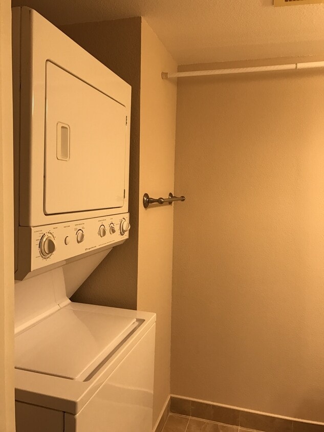 Building Photo - Beautifully ground floor 2 bed 1 1/2 bath in Kihei Villages!