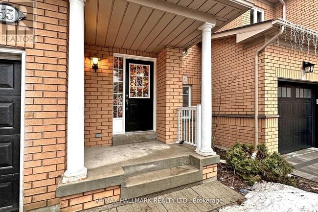 Building Photo - 55 Walkview Crescent