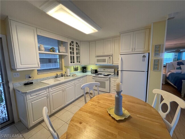 Building Photo - 5500 Bonita Beach Rd SW