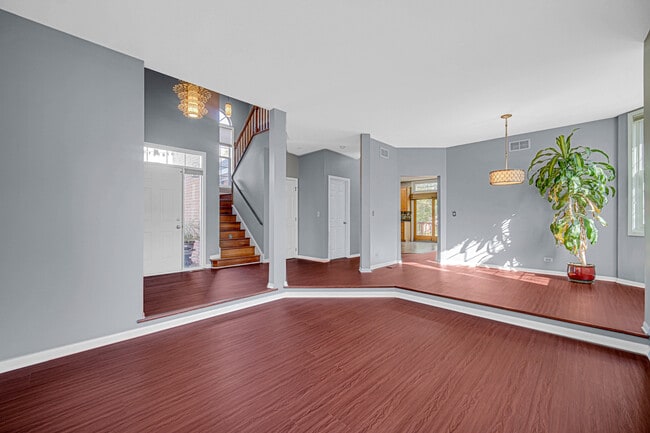 Building Photo - 436 W Parkside Dr