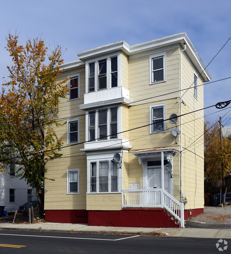 Primary Photo - 401 Manton Ave