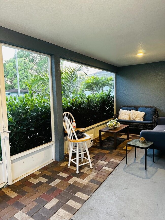 NUEVO 4 - 1701 W Cluster Ave