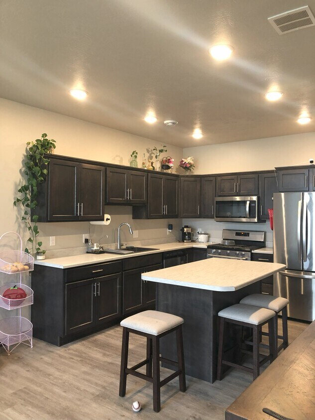 Foto principal - 9026 W Ark Pl