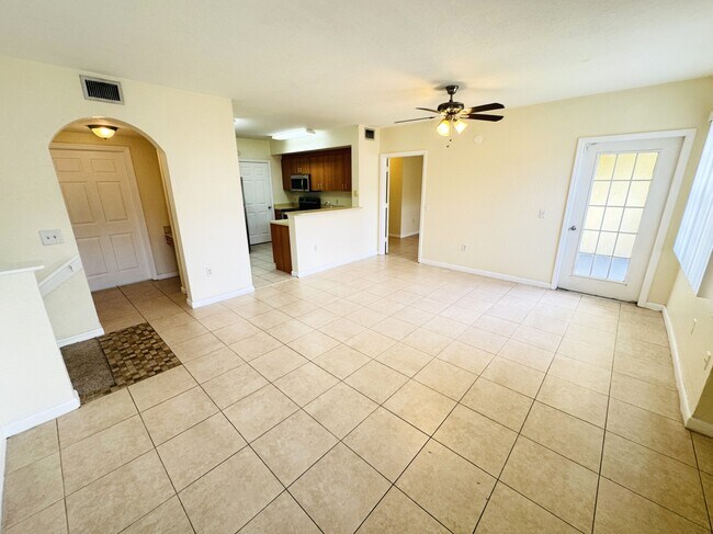 Photo - 705 Belmont Ln Townhome