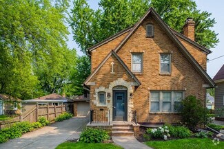 Building Photo - 1212 W Winnebago St