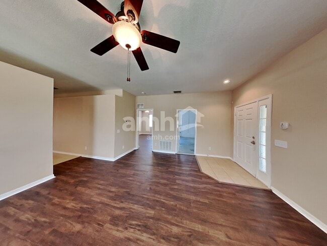 Building Photo - 2429 Maylin Dr