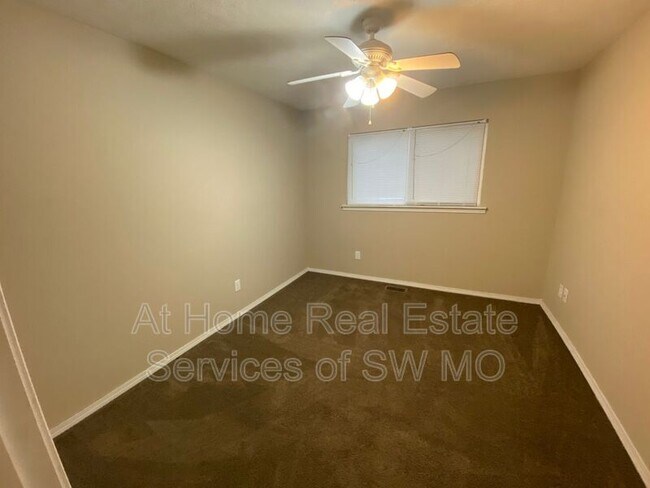 Foto del edificio - 313 W Grand St