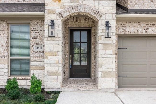 Building Photo - 14516 Kira Ln