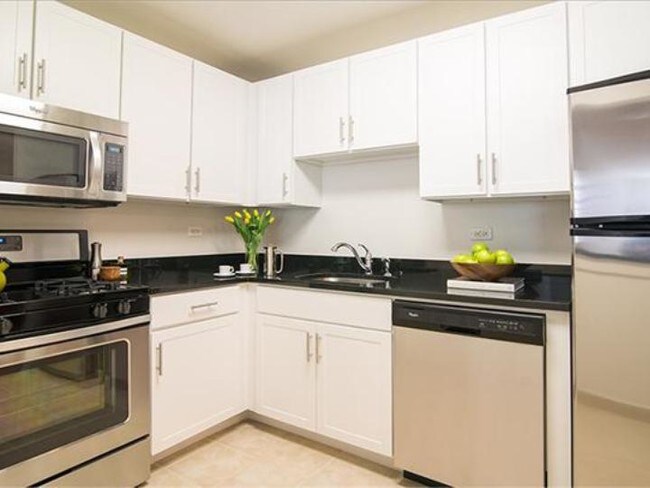 Foto del edificio - 519 E 79th St