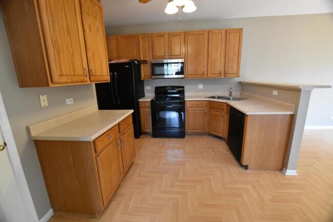 Building Photo - 340 Abington Woods