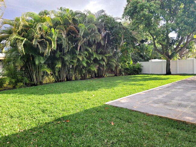 Foto del edificio - 828 Cinnamon Rd