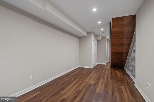 Foto del edificio - 1743 N Hollywood St