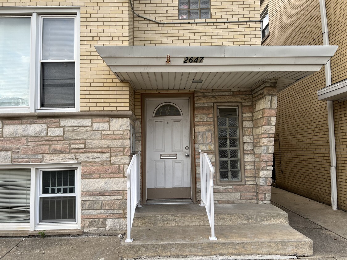 Foto principal - 2647 W 71st St