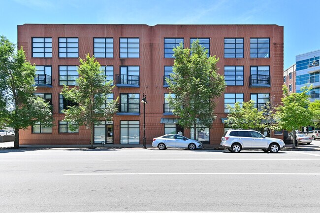 Building Photo - 400 E Main St