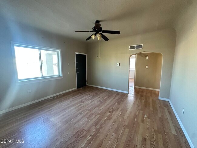 Foto del edificio - 7224 Dale Rd