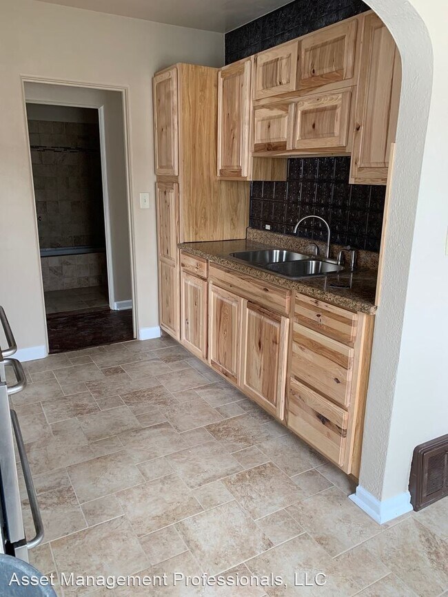 Building Photo - 4 br, 2 bath House - 235 Broadwater Ave