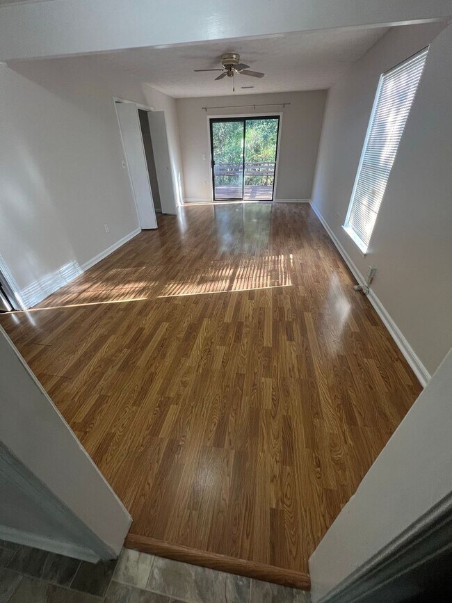 Foto del edificio - 3028 Dale Ct