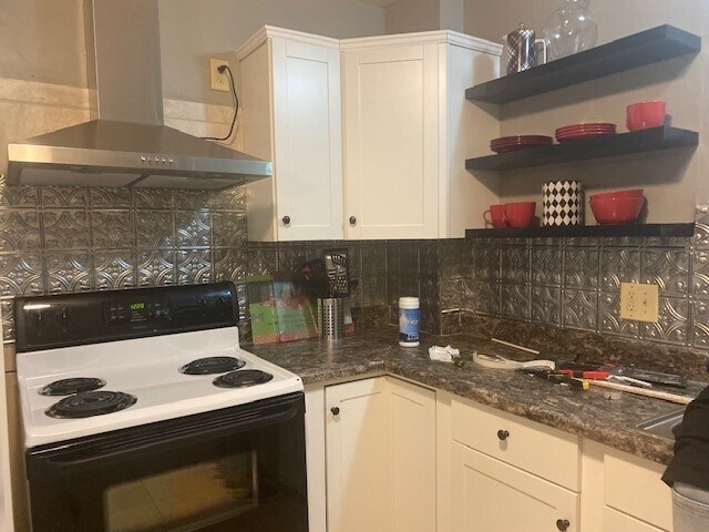 Cocina - 4921 Chicago St