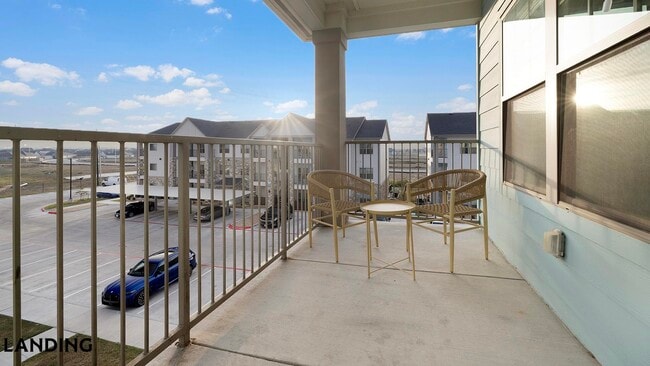 Foto del edificio - 2115 Windsor Blvd
