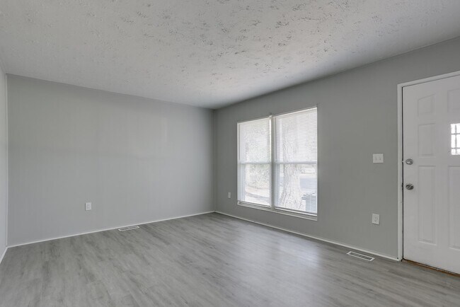 Foto del edificio - 213 Columbia Ave NW