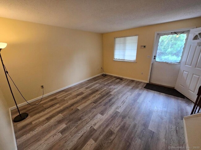 Building Photo - 62 Pierpont Rd