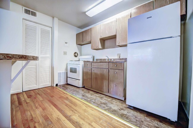 Foto del edificio - 4221 Hickory Ave