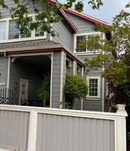 Building Photo - 10 Gregory Pl