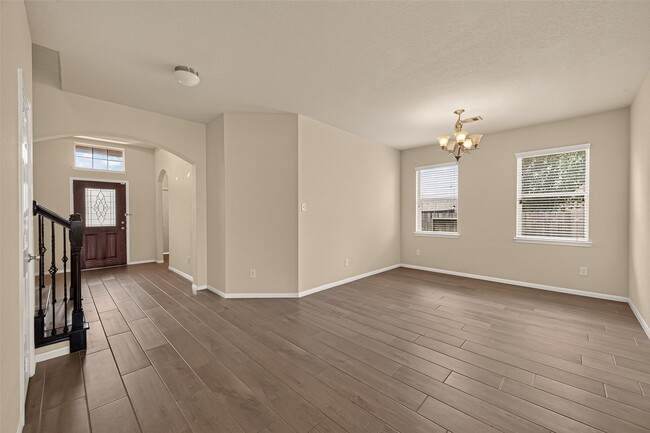 Building Photo - 3327 Fairmont Hills Ln