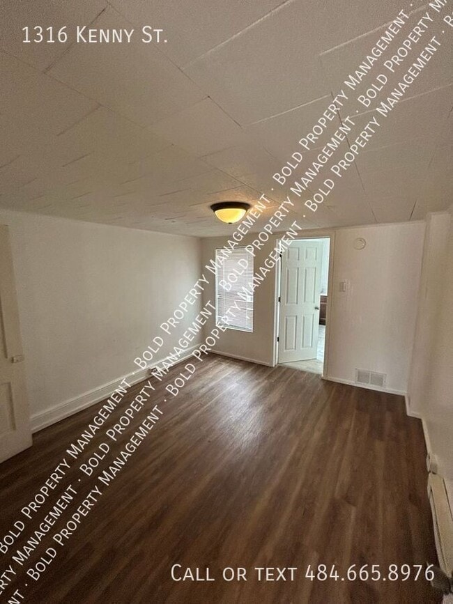 Foto del edificio - 1316 Kenny St