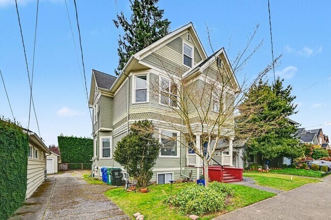 Foto del edificio - 5525 Woodlawn Ave N