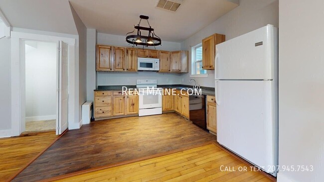 Building Photo - 206 Maine Ave