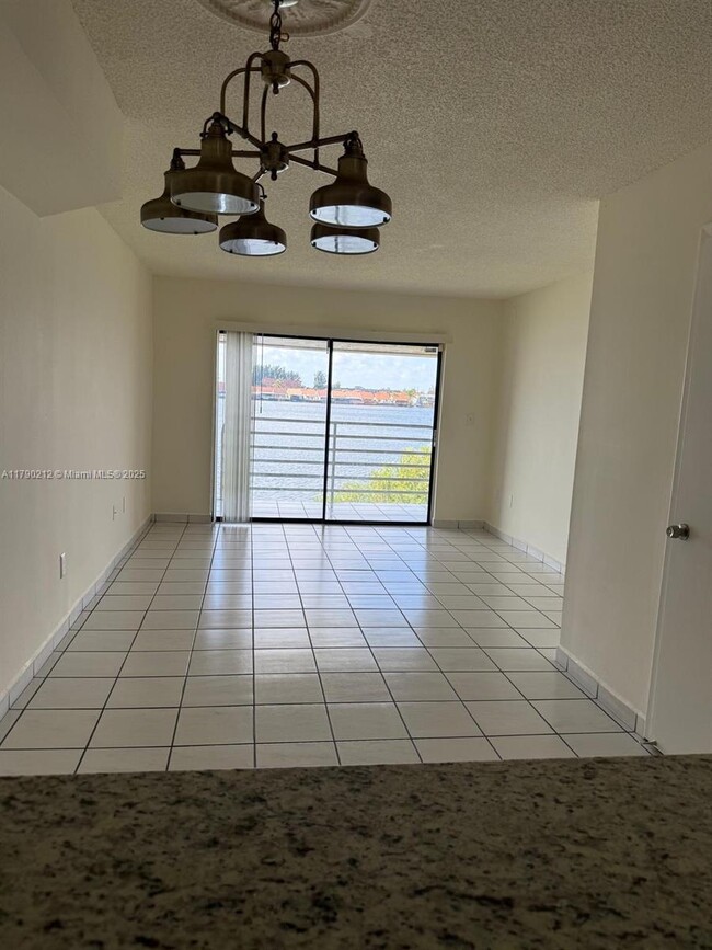 Foto del edificio - 2692 W 60th St