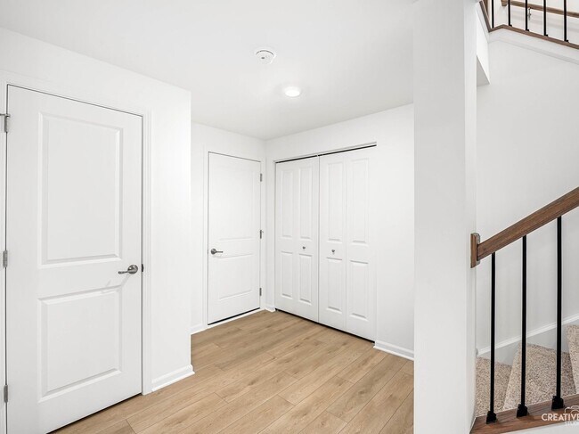 Foto del edificio - 14949 Dyer Ln