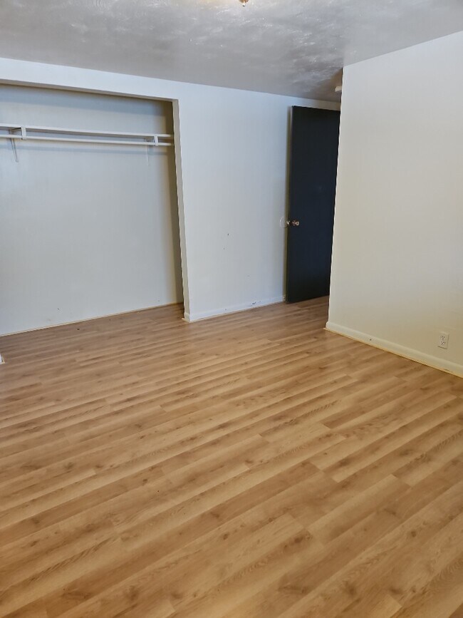 Foto del edificio - 1817 S Greeley Hwy