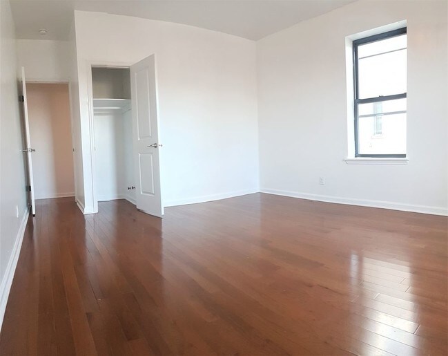 Foto del edificio - 301 Sterling St