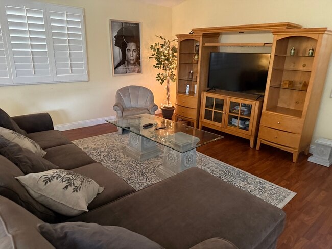 Building Photo - 3021 Grand Ave