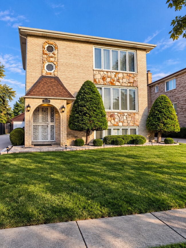 Building Photo - 7925 Nordica Ave