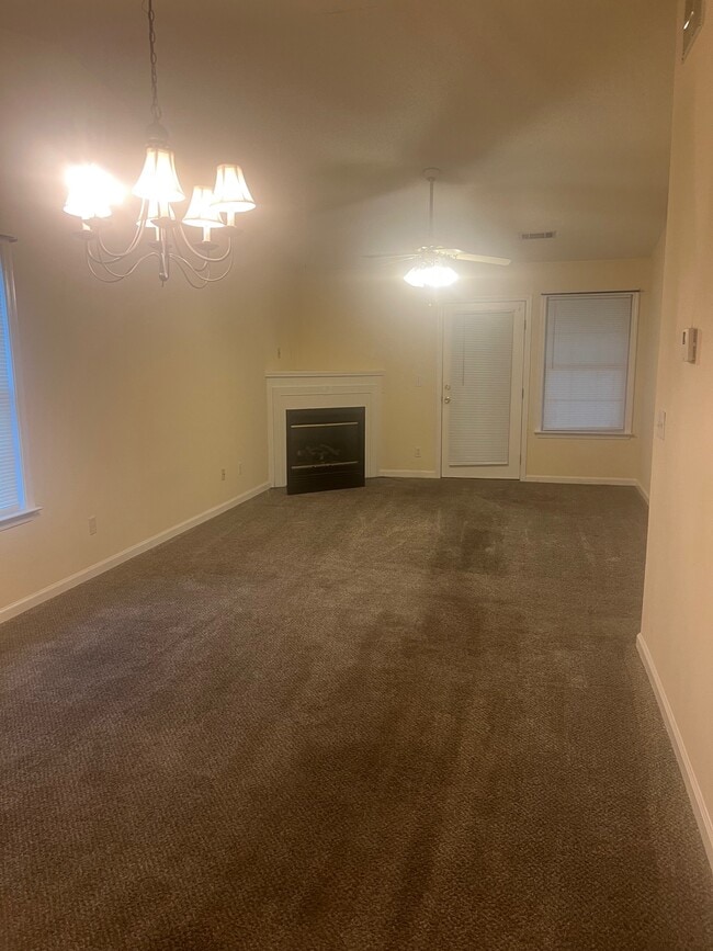 Building Photo - 1785 Summerwoods Ln