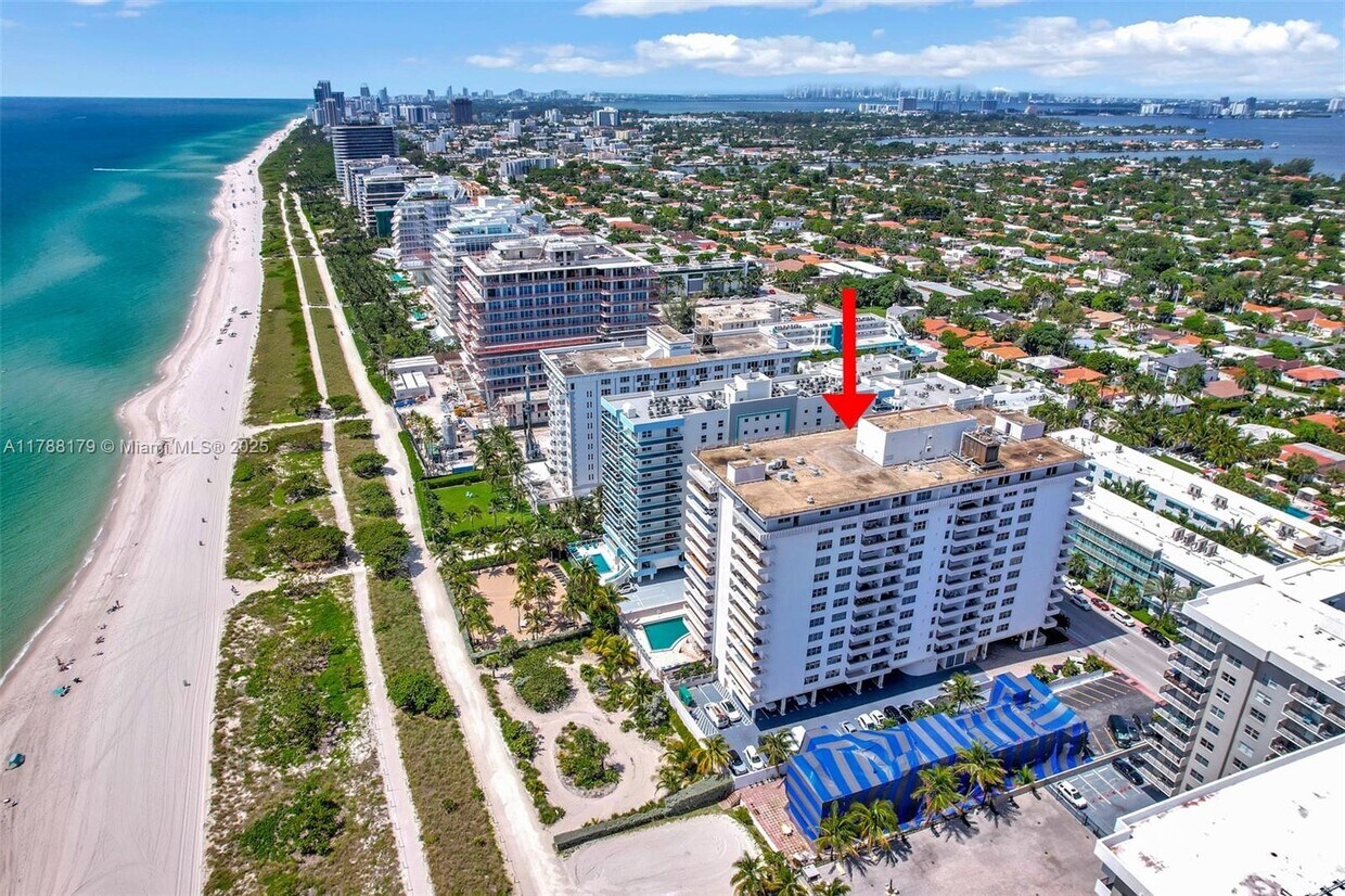 Primary Photo - 9225 Collins Ave