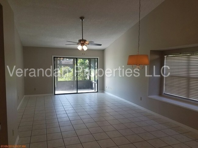 Building Photo - 1224 N Fairway Dr