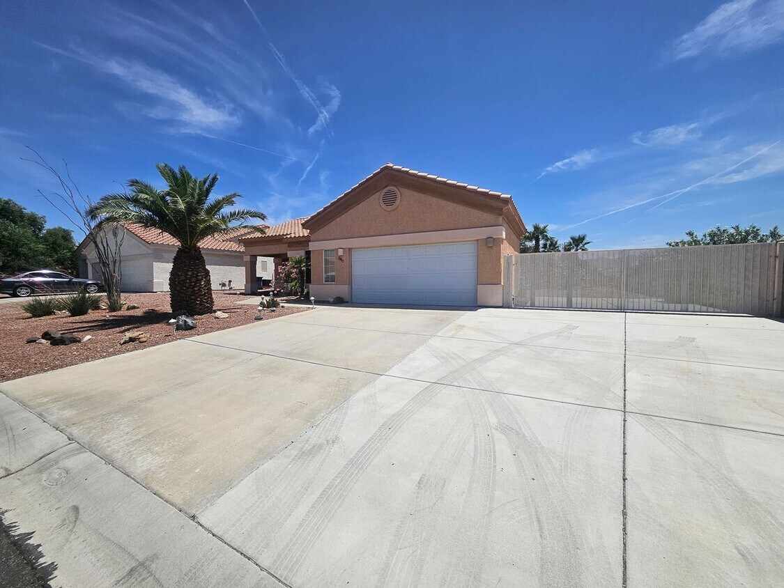 Primary Photo - Beautiful 3 Bedroom Home In The Fox Creek ...