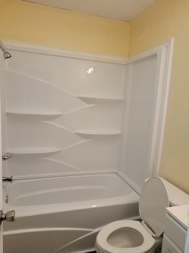 Folleto AG revisado - 111 E Walnut Street