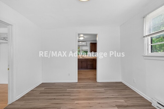 Building Photo - Charming 2 bedroom home walking distance to Downtown & Longwood Univeristy