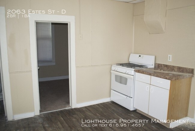 Building Photo - Updated Two Bedroom Apartment in Muskegon