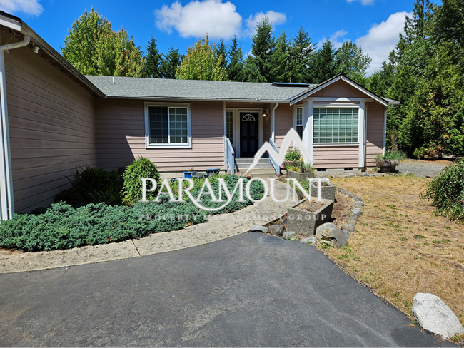 Building Photo - Private 3 Bedroom in Belfair!