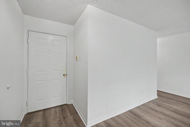 Building Photo - 12102 Green Leaf Ct