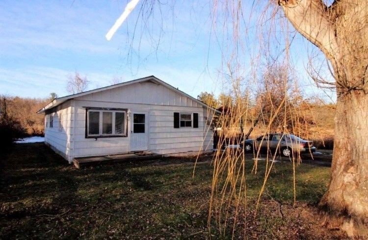 Primary Photo - 14 River Rd